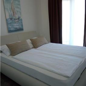 6 Bedroom Villa with Pool and Sea View near Rogoznica, Sleeps 12-18  